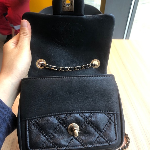 Chanel Sheriff’s Star Mini Classic Flap Bag - Picture 8 of 11